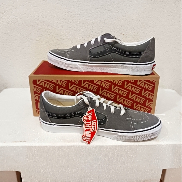 Vans - Picture 4 of 4